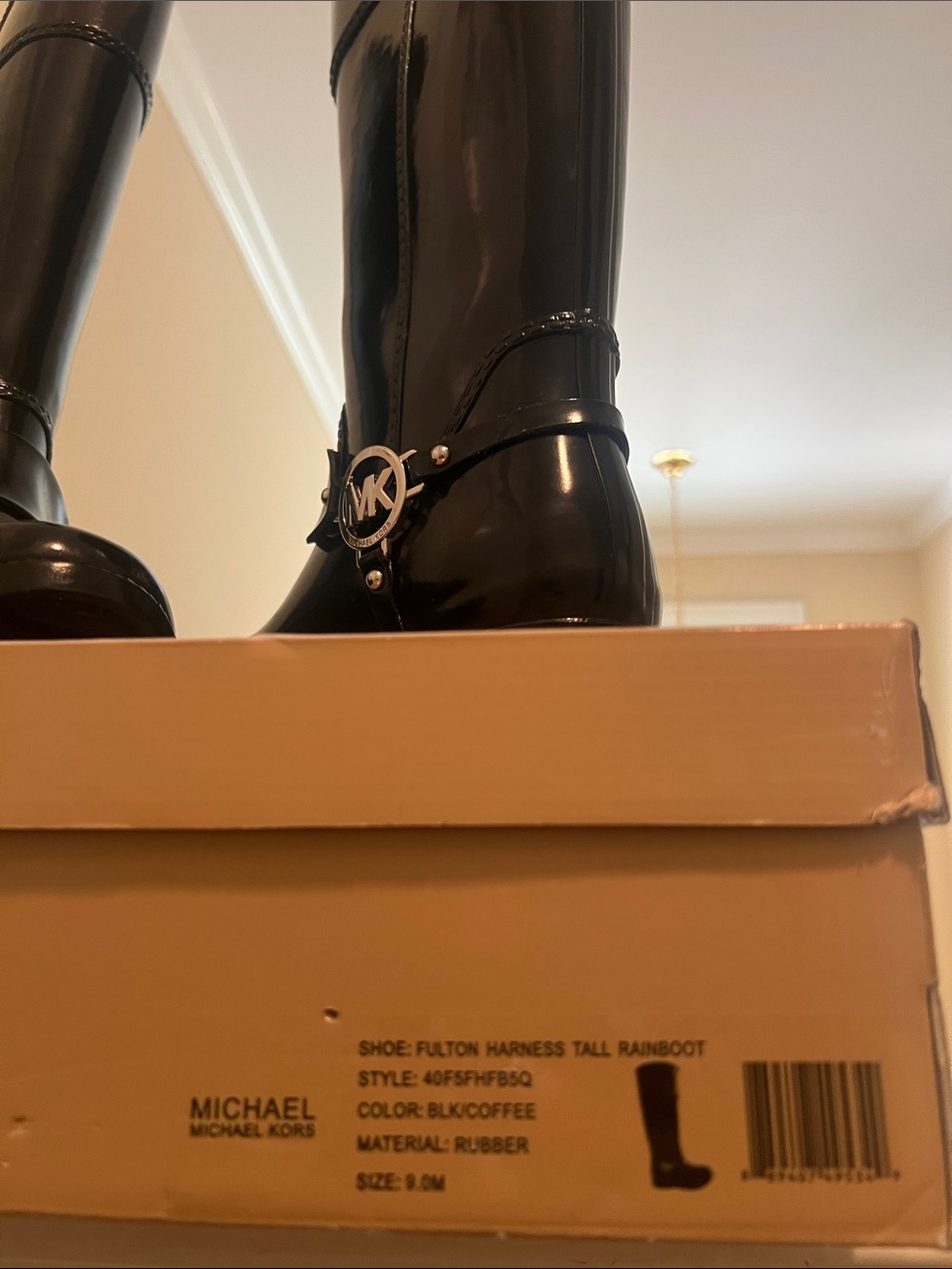 Michael Kors Black Logo, Glossy Tall Women's Boot. EXCELLENT CONDITION. Size: 9 - Picture 10 of 11